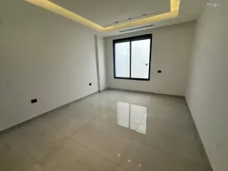 الصورة 10 من 12