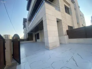 الصورة 2 من 12