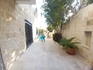 الصورة 2 من 12