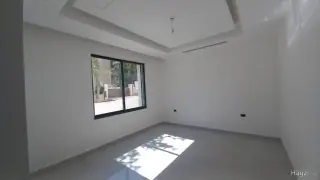 الصورة 2 من 12