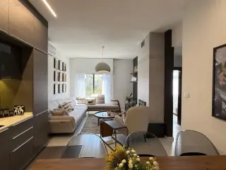 Photograph 5 of 12