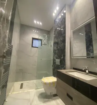 الصورة 11 من 12