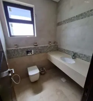 Photograph 7 of 12