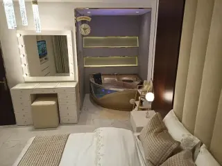 الصورة 6 من 12