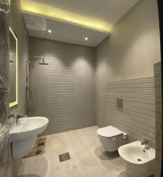 Photograph 8 of 12