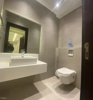 Photograph 2 of 12
