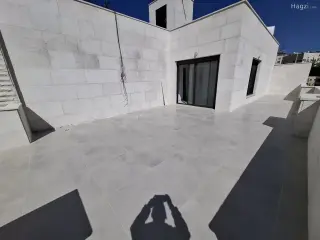 Photograph 3 of 12