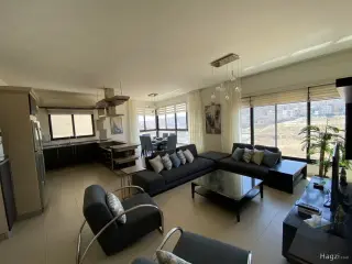 Photograph 2 of 12