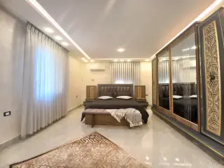 الصورة 2 من 12