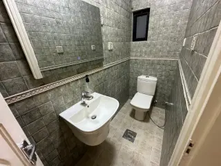 Photograph 2 of 11