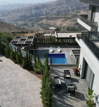 الصورة 2 من 12