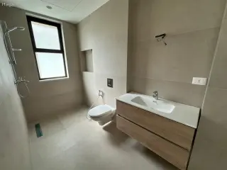 Photograph 9 of 12