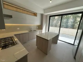Photograph 5 of 12