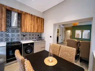 Photograph 2 of 9
