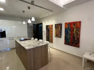 Photograph 7 of 10