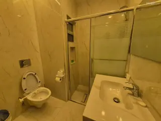 Photograph 4 of 6