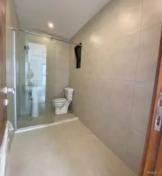 Photograph 12 of 12