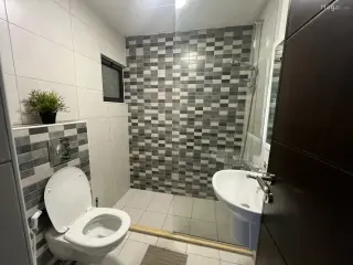 Photograph 4 of 6