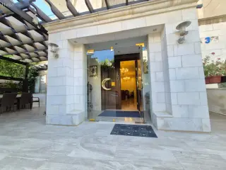 Photograph 5 of 12