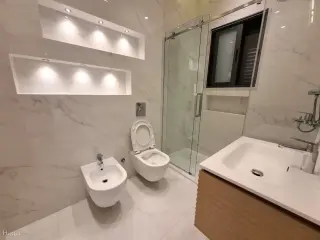 Photograph 7 of 12