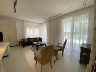 Photograph 9 of 12