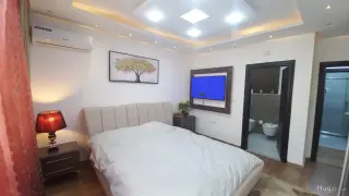 الصورة 1 من 12