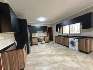الصورة 2 من 12