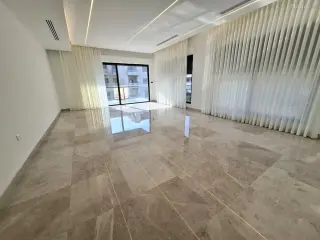 الصورة 1 من 12