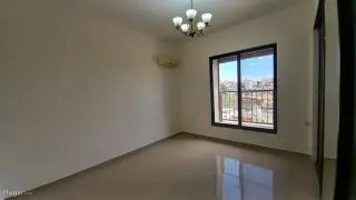 الصورة 2 من 12