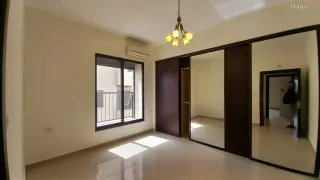 الصورة 4 من 12
