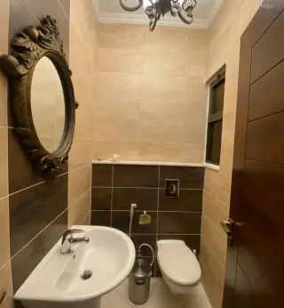 الصورة 2 من 12