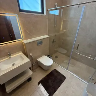 Photograph 4 of 9