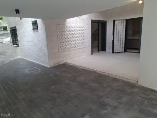 الصورة 2 من 12
