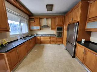Photograph 9 of 12