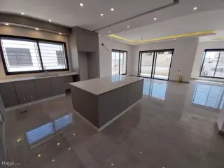 الصورة 4 من 12