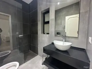 Photograph 6 of 12
