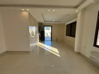 الصورة 6 من 12