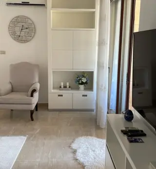 Photograph 4 of 12