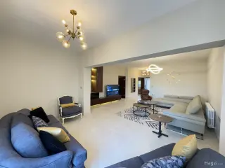 Photograph 2 of 12