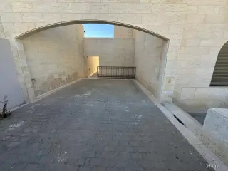 الصورة 2 من 12