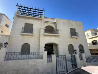 الصورة 1 من 12