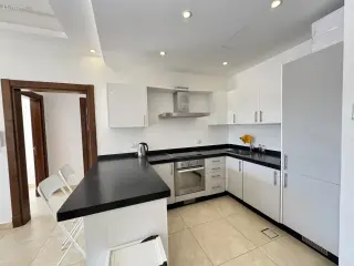 الصورة 2 من 12