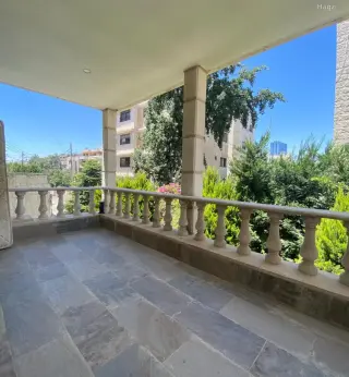 Photograph 10 of 12
