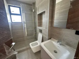 Photograph 3 of 8