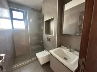Photograph 3 of 6
