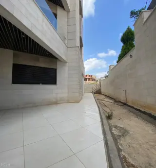 الصورة 2 من 12