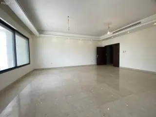 الصورة 2 من 12