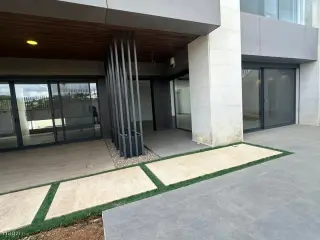 Photograph 2 of 12