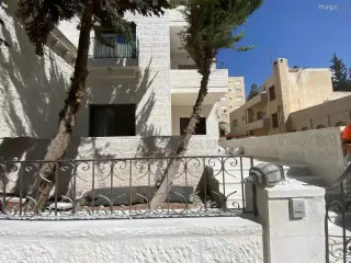 Photograph 4 of 7