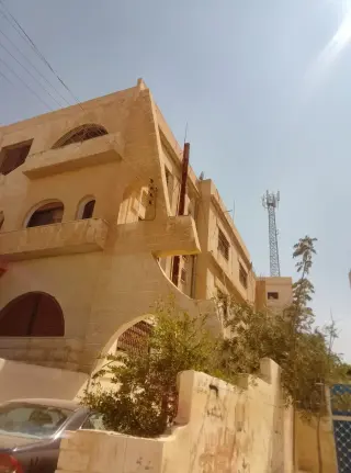 شقة للبيع في Iskan Al Batrawi – صورة 2